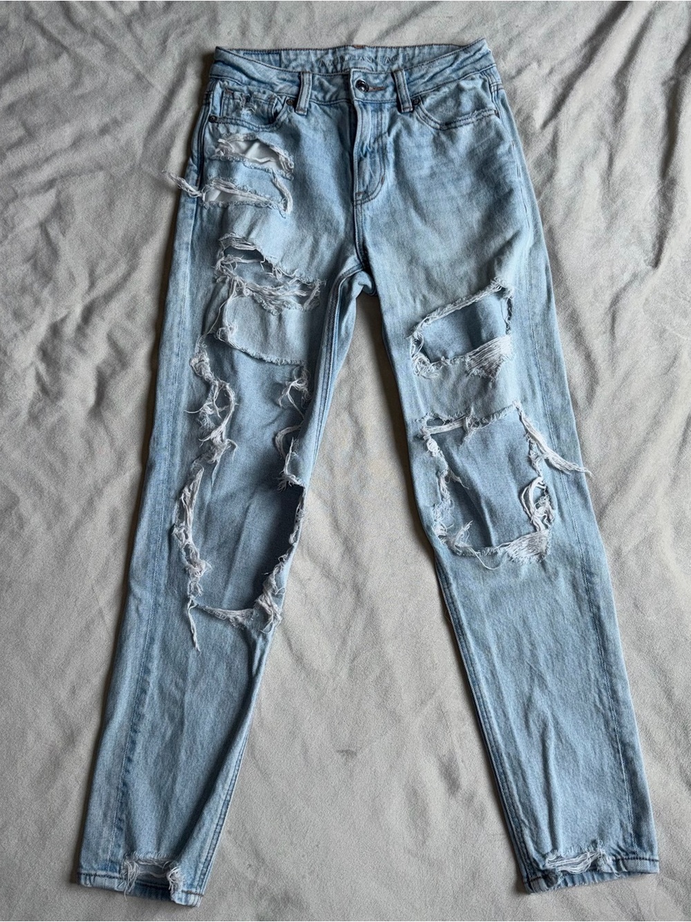 American Eagle Light Blue Distressed Jeans